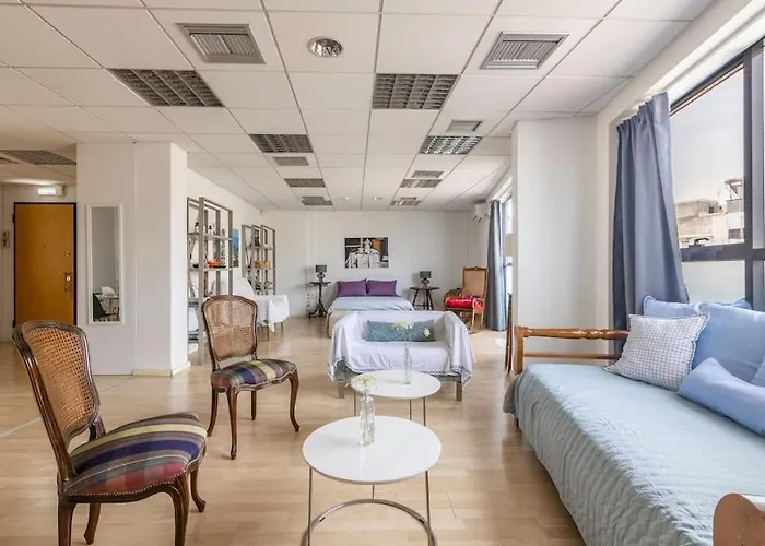 Downtown Spacious Loft Apartment Just 3 Minutes From City Centre