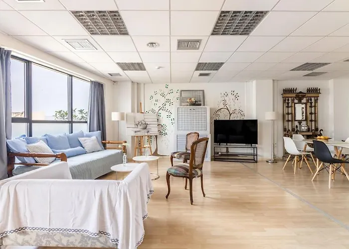 Downtown Spacious Loft Apartment Just 3 Minutes From City Centre