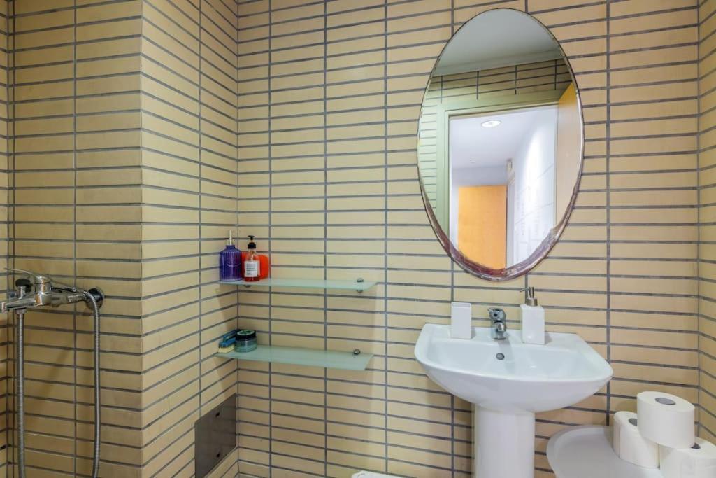 Downtown Spacious Loft Just 3 Minutes From Centre
