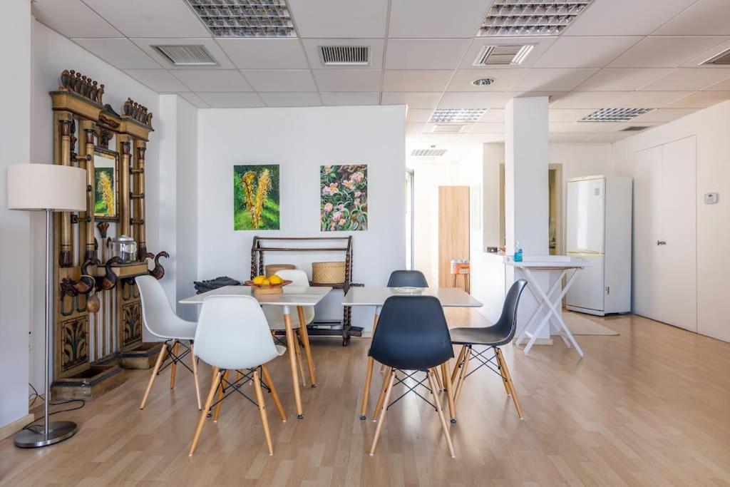 Downtown Spacious Loft Just 3 Minutes From Centre